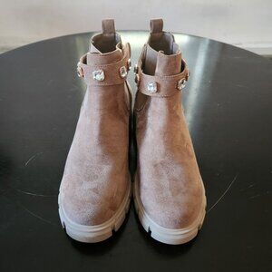 Pierre Dumas Tan Chunky Boots Women's Size‎ 8.5